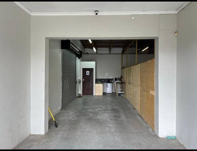 BUSINESS PROPERTY TO RENT IN WALMER